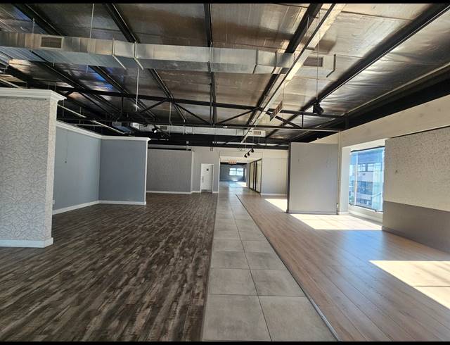 768M² SHOWROOM TO LET IN KRAMERVILLE
